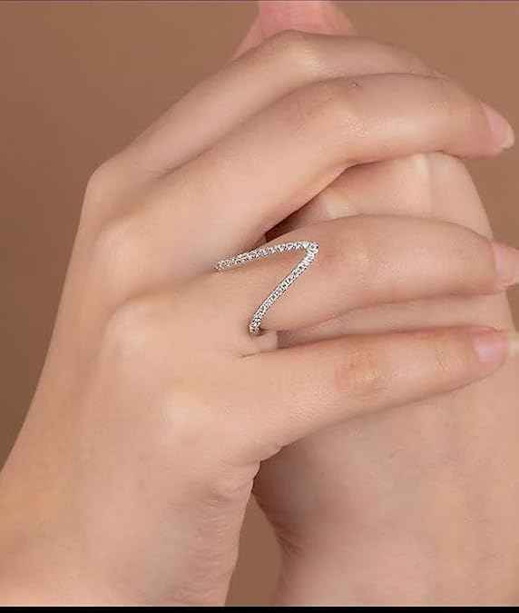 El Regalo V Shape Curved Vanki Ring