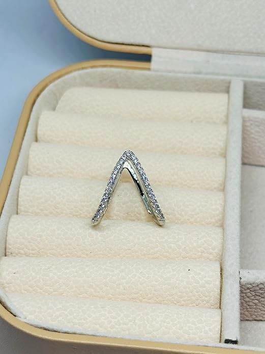 El Regalo V Shape Curved Vanki Ring